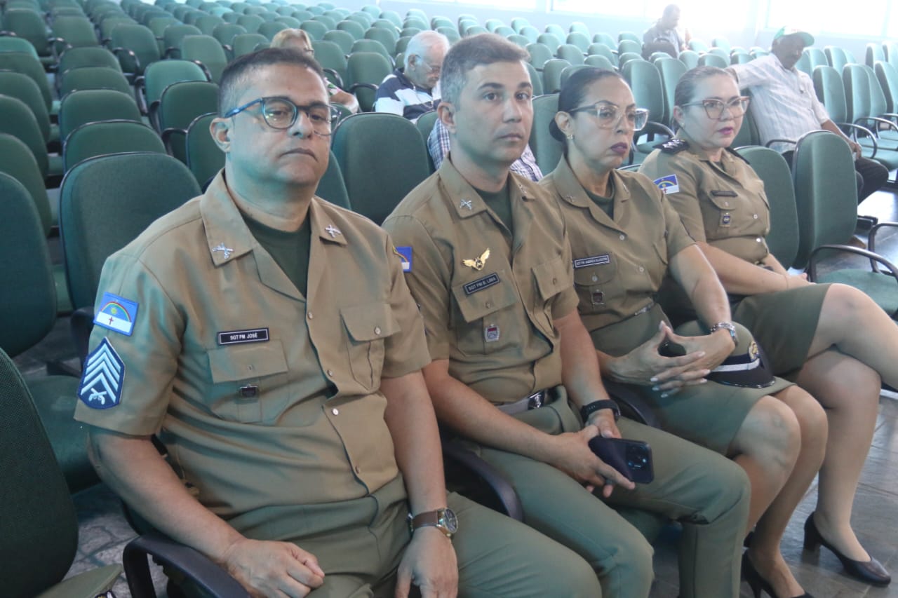 Câmara aprova melhorias em iluminação e homenageia instituições em sessão ordinária
