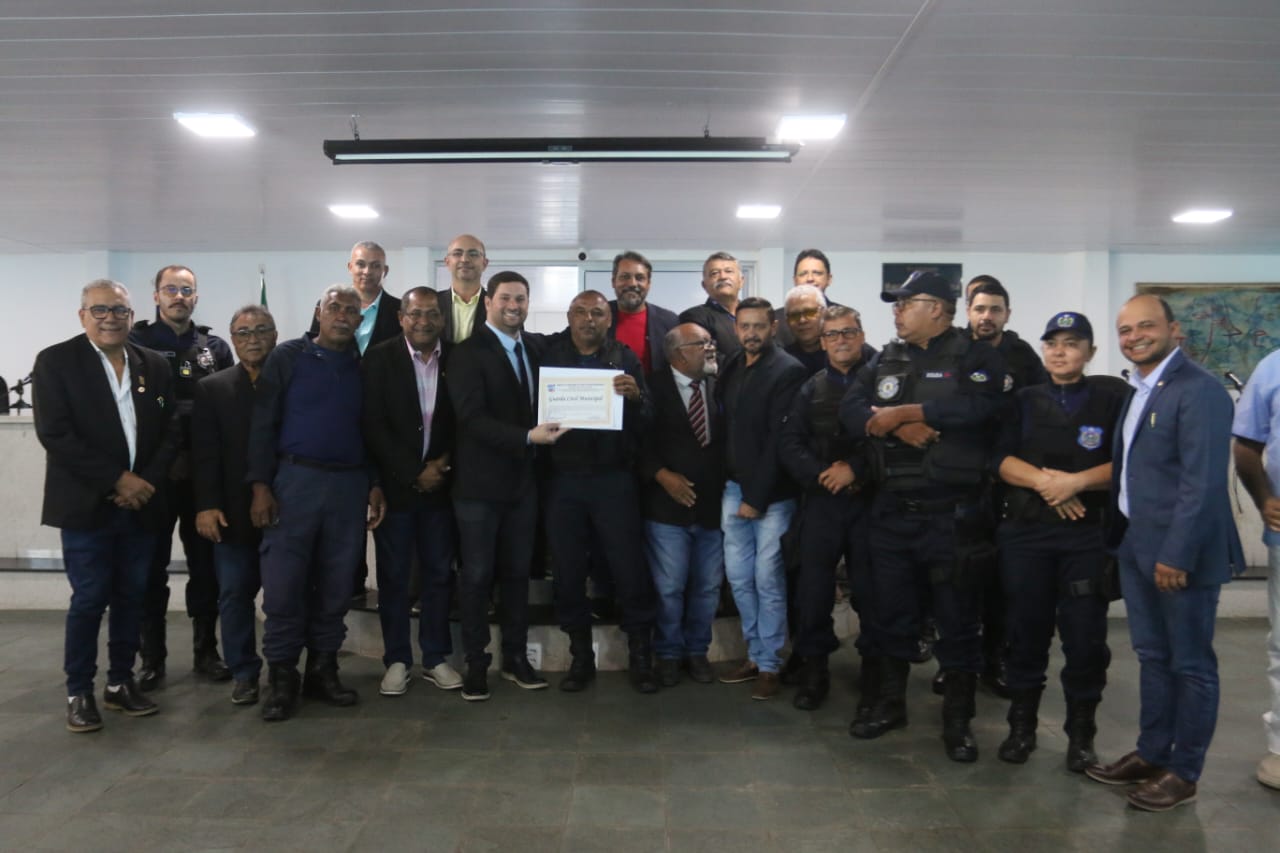 Guarda Municipal de Serra Talhada recebe moção de aplausos pelos 32 anos de serviço à comunidade