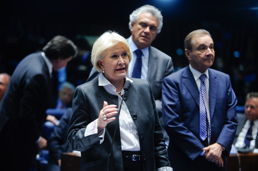 Senado - Vai à Câmara PEC que proíbe União de criar despesas para estados e municípios sem fonte de receita